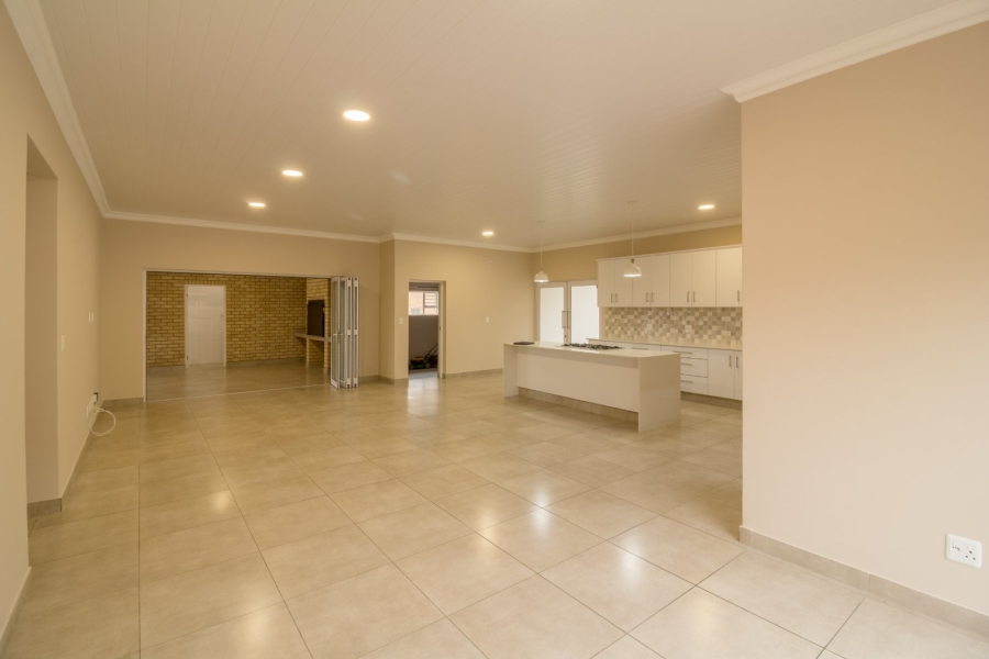 4 Bedroom Property for Sale in Menkenkop Western Cape